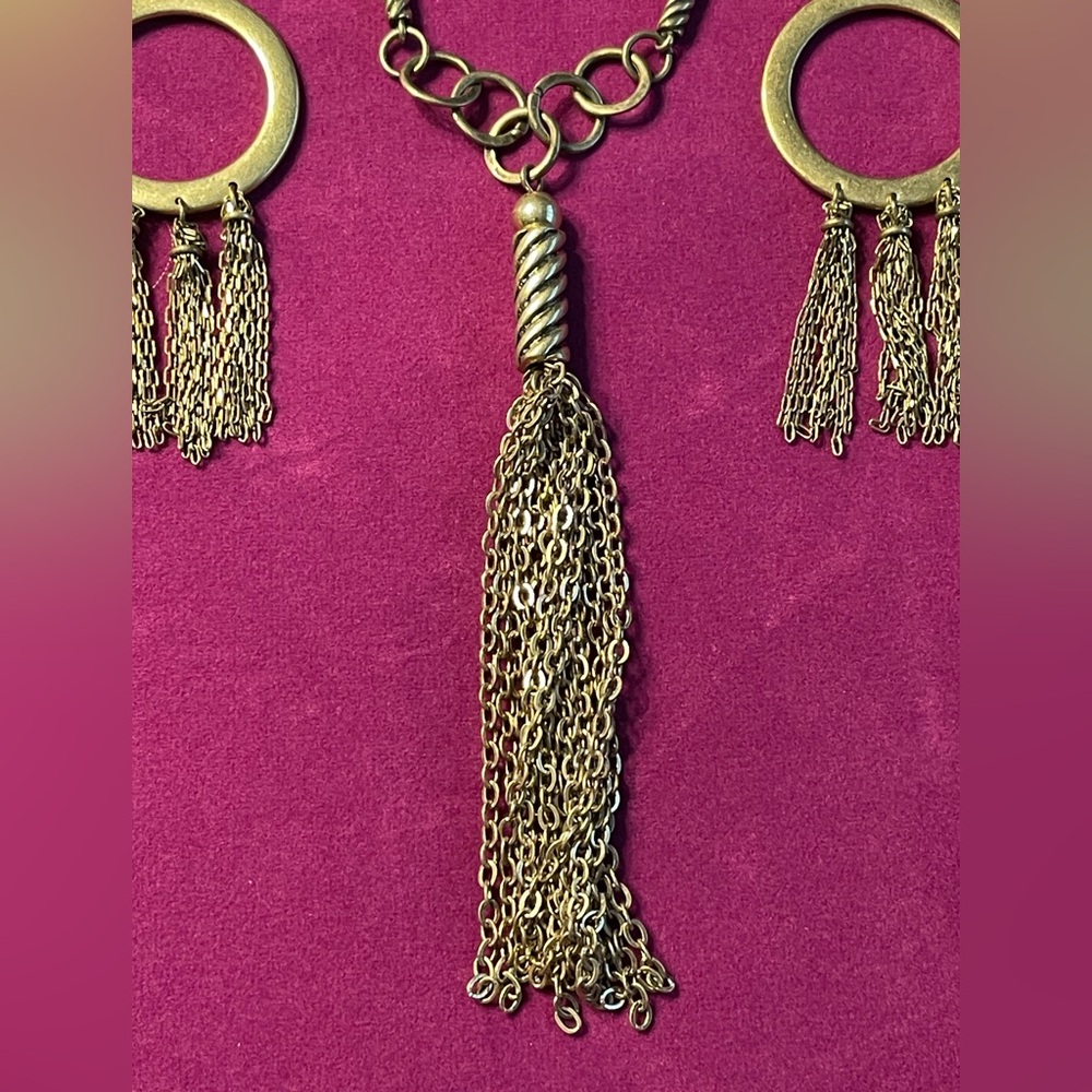 Chicos Gold Design & Chain Tassel Pendant Necklace & Earring Set. A unique look - Picture 3 of 4